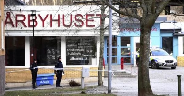 SWEDEN: 60-yr-old man dies, 1 other injured in 'hand grenade' blast