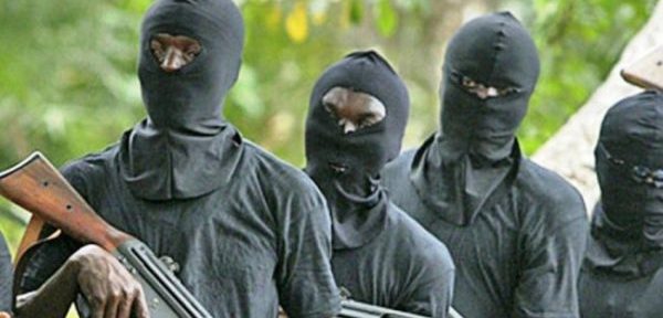 Gunmen kill 2 policemen, abduct 2 foreigners in Kaduna