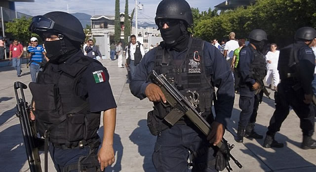 Mexico police investigates case of 5 severed heads found on the bonnet of a taxi