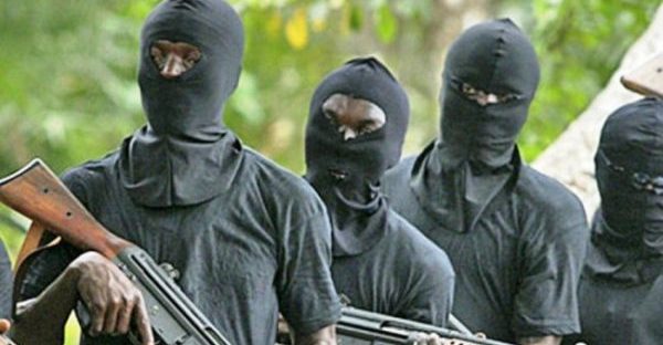 3 policemen killed as bandits kidnap Syrian national