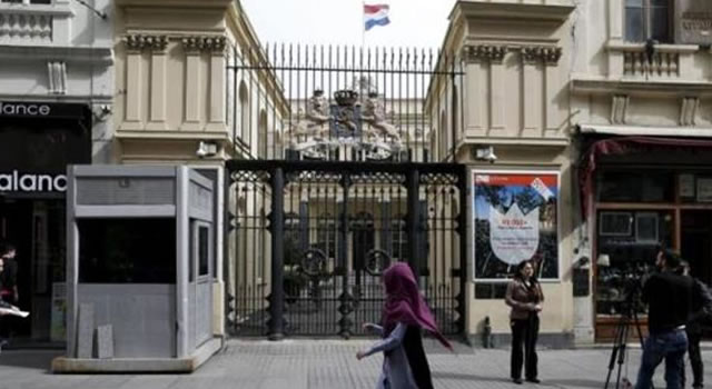 Dutch diplomat pulled out of Turkey