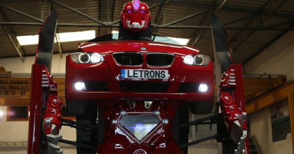 Japanese engineers develop real-life transformer car