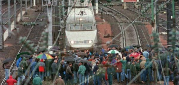 Workers’ strike paralyses rail travel across France