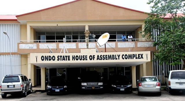 Gov Akeredolu stirs crisis as Ondo lawmakers threaten to impeach speaker