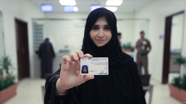 Saudi issues first drivers license to women