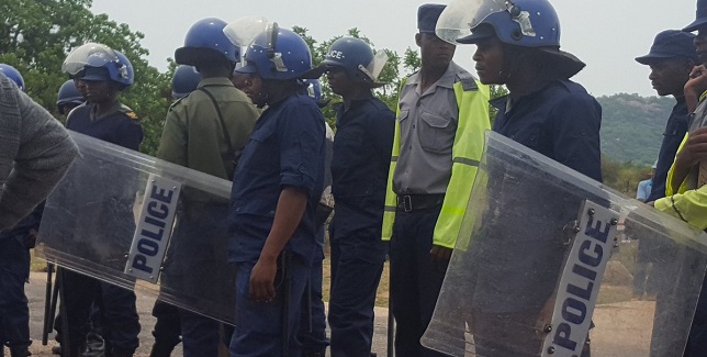 ZIMBABWE: Police search for motive after bomb blast at ruling party rally