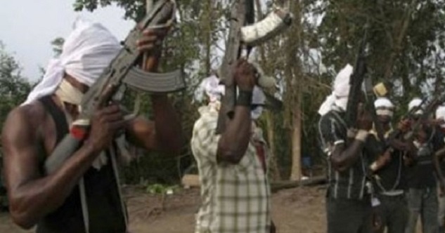 EDO: Unknown gunmen kill 4 policemen, set corpses on fire