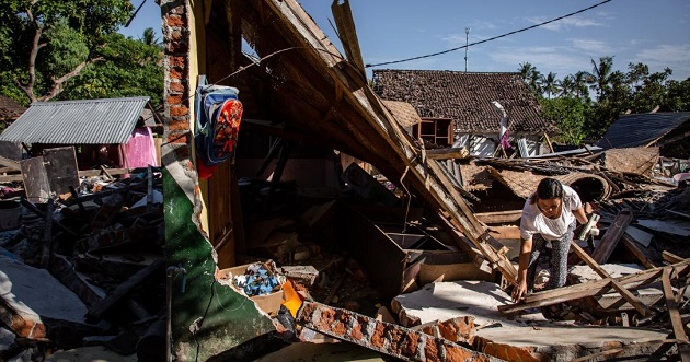 New earthquake kills three, shakes IMF meeting in Indonesia