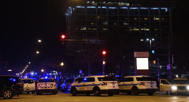 Chicago gunman kills police officer, 2 others in hospital shooting