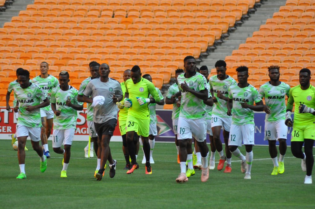 Super Eagles with Ikechukwu Ezenwa