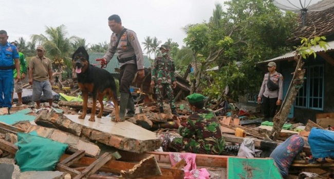 INDONESIA TSUNAMI: Rescue operatives deploy drones, sniffer dogs as death toll hits 429