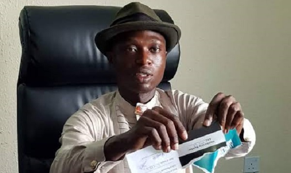 RIVERS: AAC deputy chairman tears membership card, defects to PDP