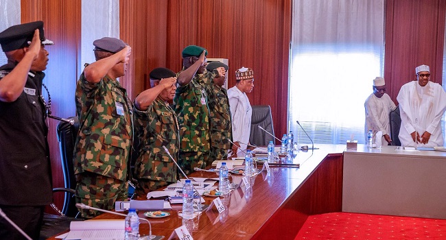 Buhari meets with Security Chiefs in Aso Roc