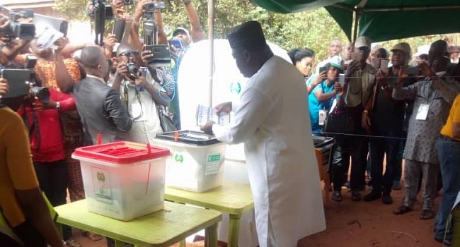 ENUGU: Gov Ugwuanyi casts his vote