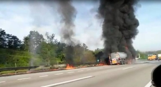 Petrol-laden tanker collides with Caterpillar in Anambra