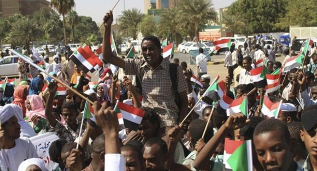 Sudanese protesters demand immediate move to civilian rule