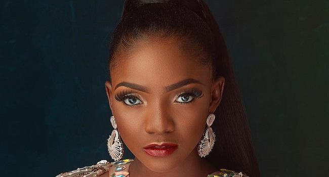 Simi reveals how a police officer once pulled a gun at her and friends for simply laughing