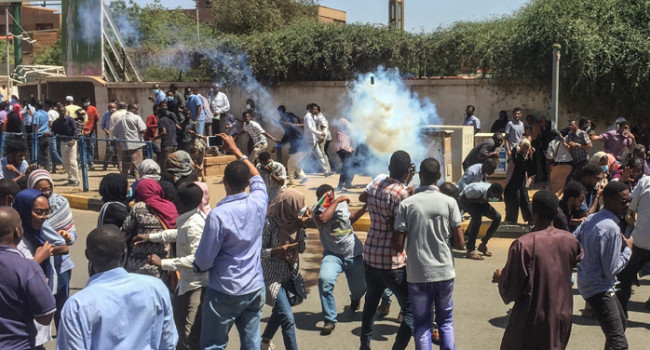 Security forces disperse Sudanese protesters, fire tear gas, gunshots