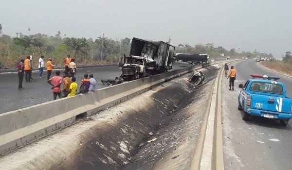 NNPC gas pipeline explodes on Lagos-Ibadan Expressway