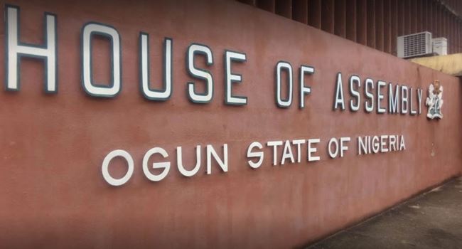 OGUN: Ogun councillors lay siege on House of Assembly over suspension