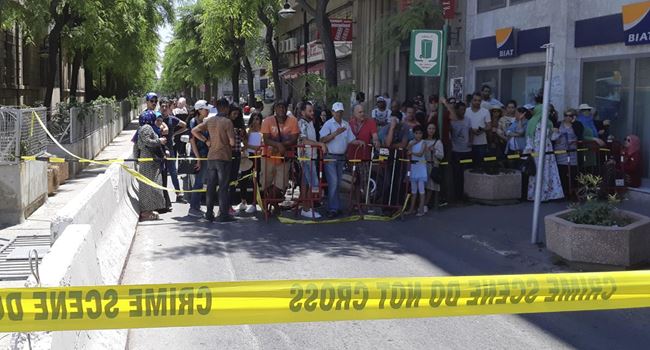 Twin suicide attacks target police in Tunis, 1 dead, 8 injured