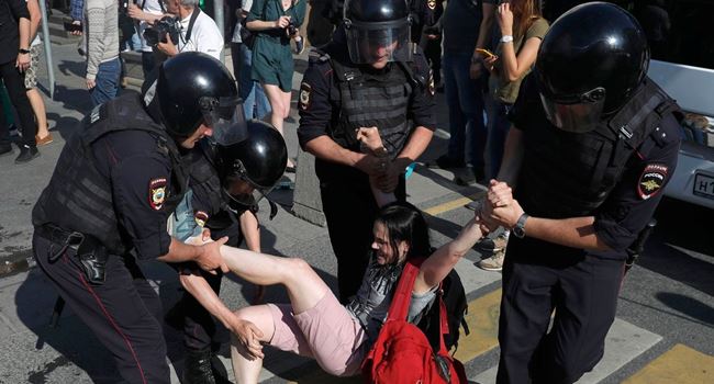 Russia police arrest 1,000 protesters, opposition leaders over unapproved demonstration