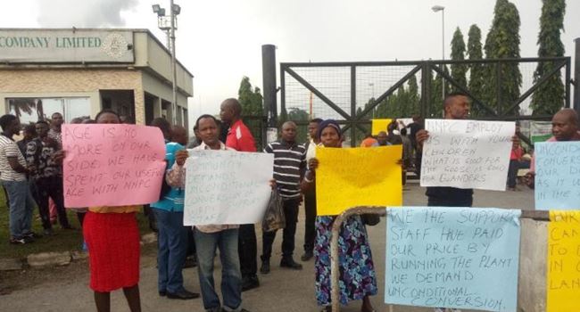 Drama as protesting workers hold Sunday service inside Warri Refinery