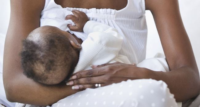 Woman slumps, dies after husband slapped her for refusing to breastfeed baby