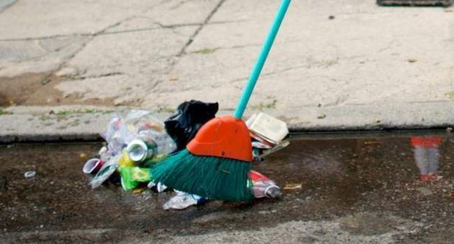 ITALY: Nigerian migrant fined €350 for sweeping streets without permission