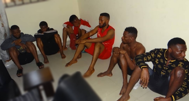 EFCC operatives nab 60 internet fraudsters in Akwa Ibom