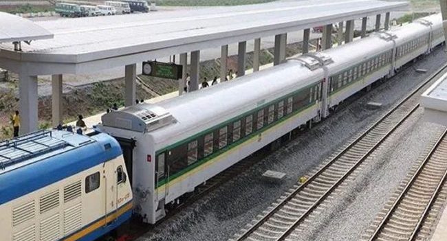 Nigerian government, Chinese firm sign $3.9bn railway project agreement