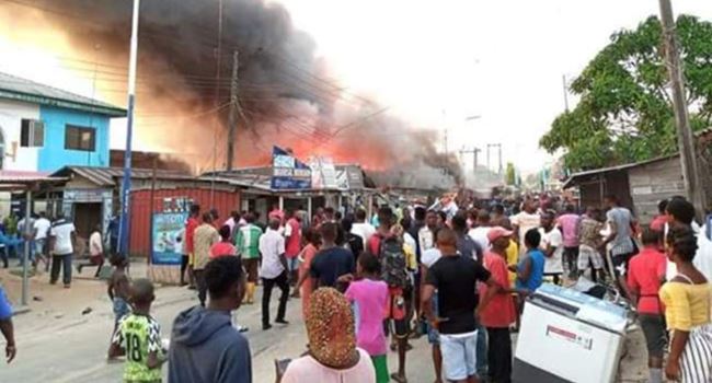 DIRI: Chaos in Bayelsa; protesters besiege Govt House, Police take over APC secretariat