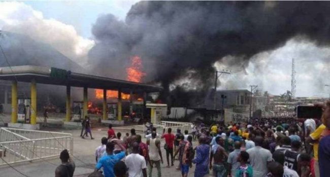 NNPC filling station fire destroys 30 vehicles (Video)