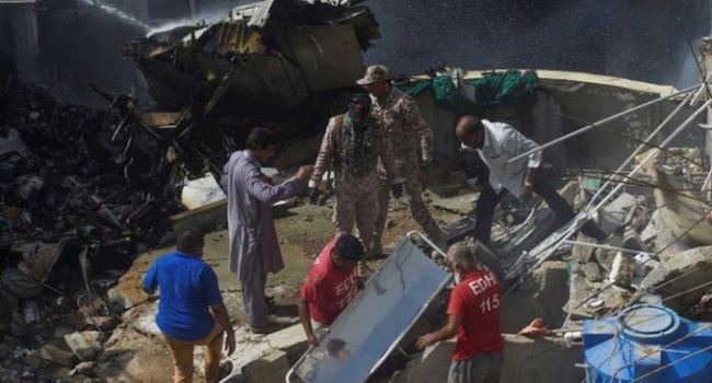 Pakistan passenger plane crash into residential area