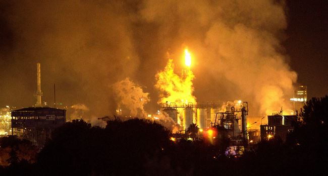 Fire guts Italian chemical plant, injures 1