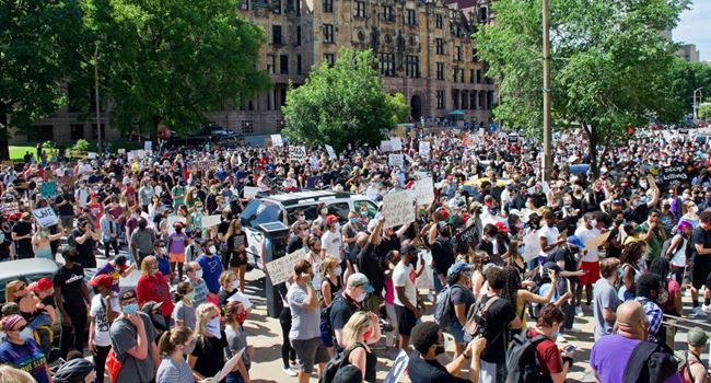 GEORGE FLOYD: Protesters continue to defy curfew, as Pope condemns racism, violence in US
