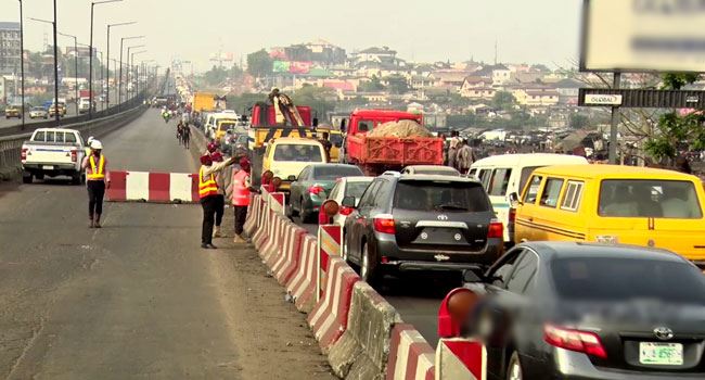 JUST IN... FG closes Kara Bridge on Lagos-Ibadan Expressway