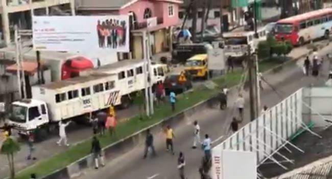 Suspected hoodlums attack, destroy RRS vehicles in Lagos (Video)