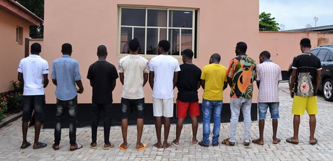 EFCC arrests 10 in Ibadan for alleged cyber crimes