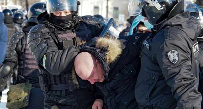 Supporters of jailed Kremlin critic, Navalny, clash with police in Russia
