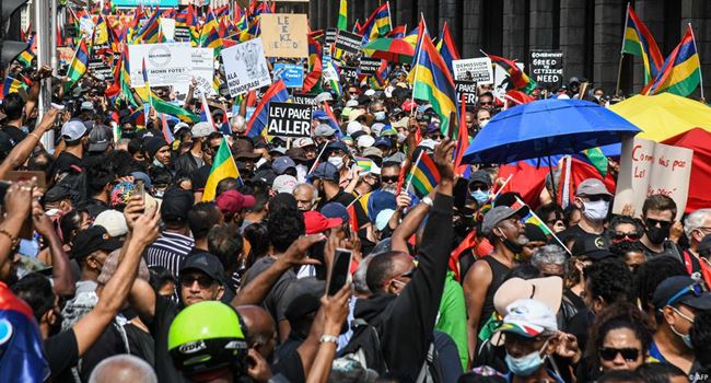 Massive protests in Mauritius to force govt to resign