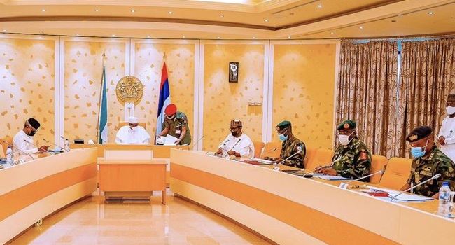 JUST IN: Buhari meets security chiefs over rising insecurity