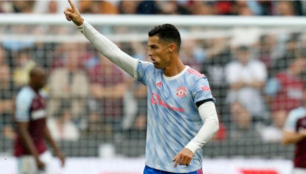 Ronaldo scores, West Ham misses penalty as Man United wins