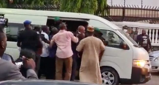 VIDEO: Moment EFCC arrested Okorocha, with gunshots to chase people away