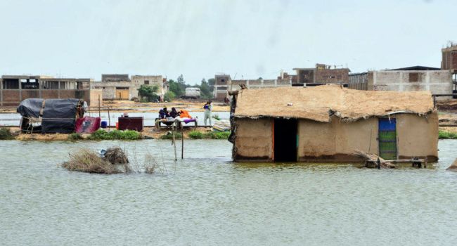 Death toll from Pakistani flooding reaches over 1,000