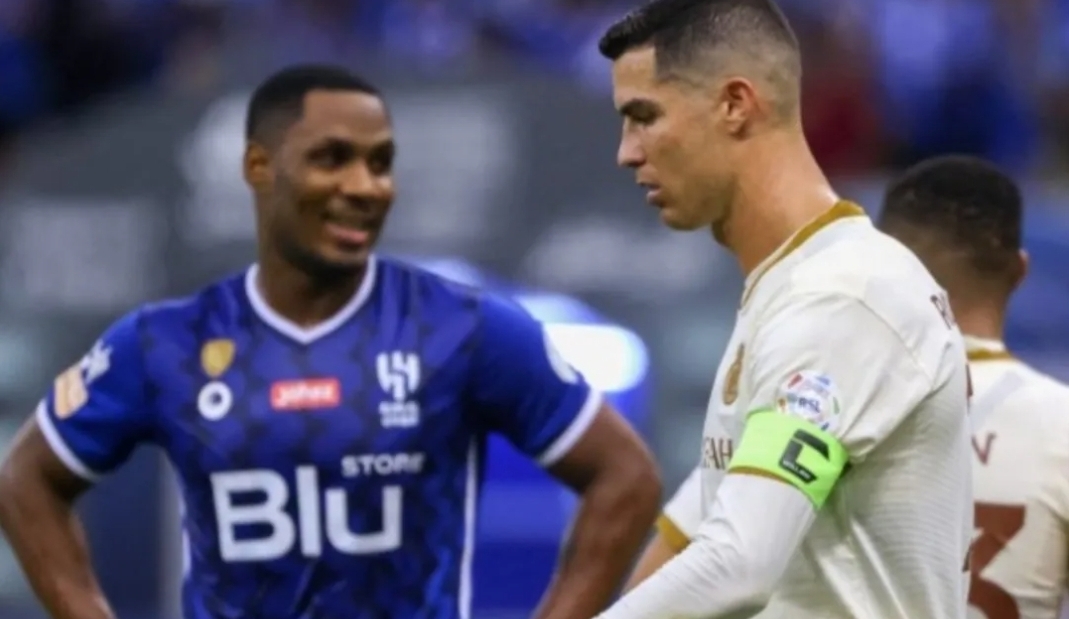 Al-Nassr defend Ronaldo as fans call for his deportation for grabbing  crotch - Ripples Nigeria