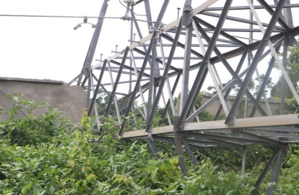 Blackout in Abeokuta as nine power transmission towers collapse