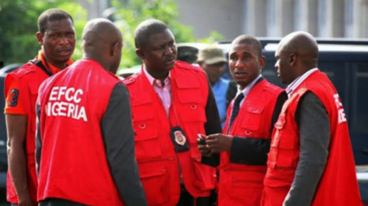 EFCC arrests 8 suspected internet fraudsters in Akwa Ibom