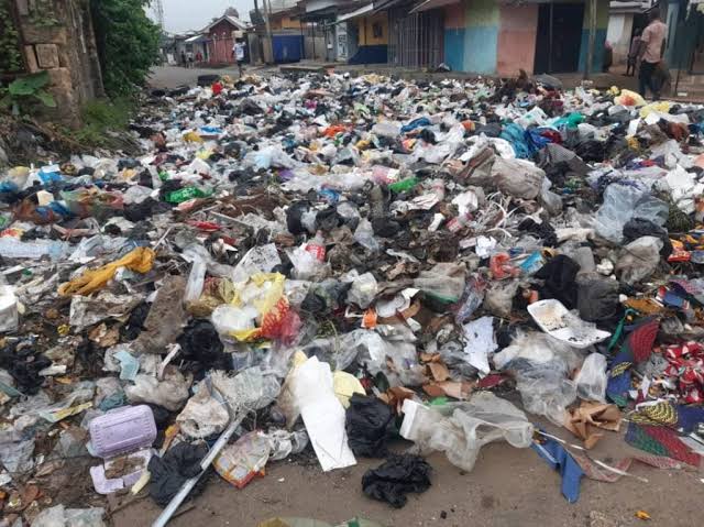 Lagos shuts Oke-Afa, Katangua markets for waste disposal violations